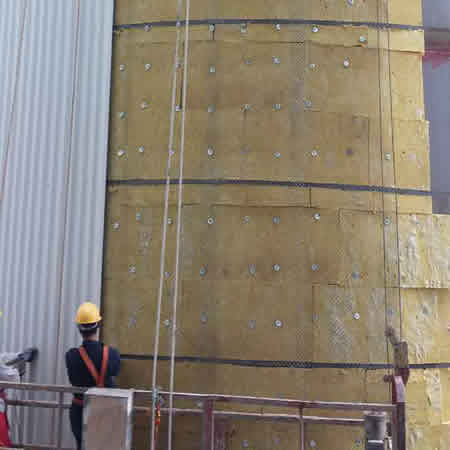 盛世金鼎外墻巖棉板施工現(xiàn)場